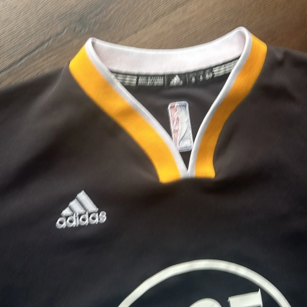 Adidas warriors jersey ! Small  Durant !
